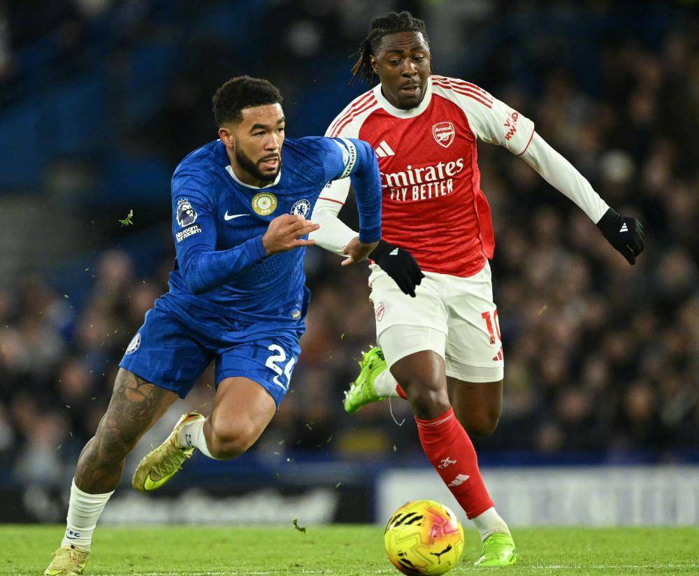 英超榜首战!十人切尔西1-1阿森纳主场7年不胜,马雷斯卡炮轰主裁